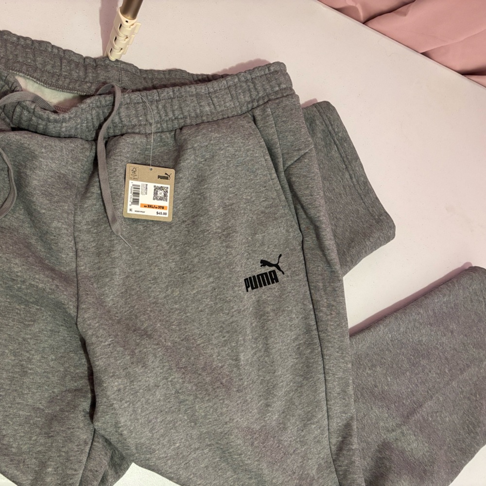 3XL Men Puma Joggers in gray